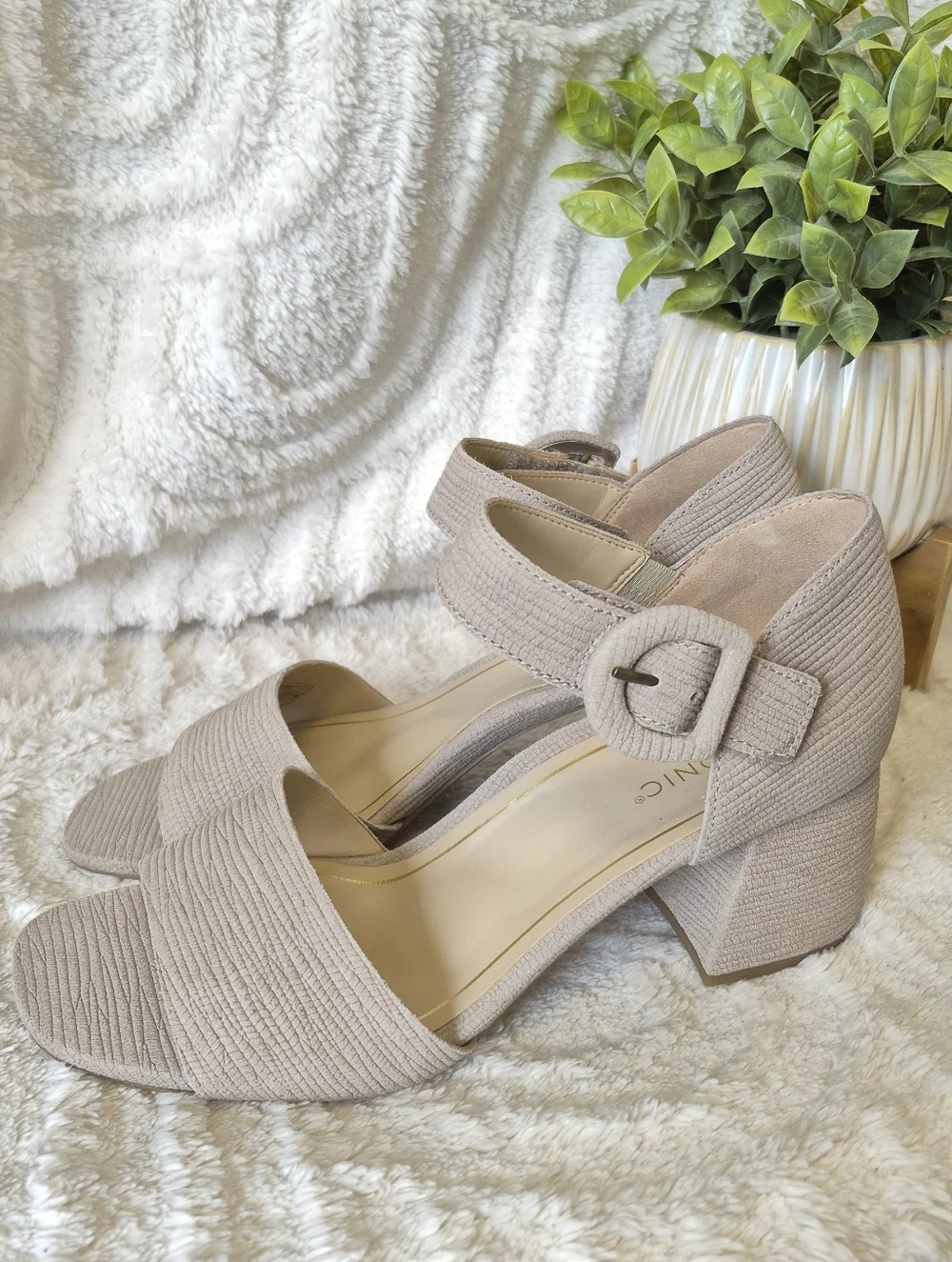 NEW Vionic Chardonnay Sandals Beige Cobblestone Leather Dress Heels Size 9.5 - Picture 8 of 15